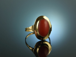 Around 1955! Beautiful classic mediterranean coral ring...