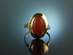 Around 1955! Beautiful classic mediterranean coral ring...