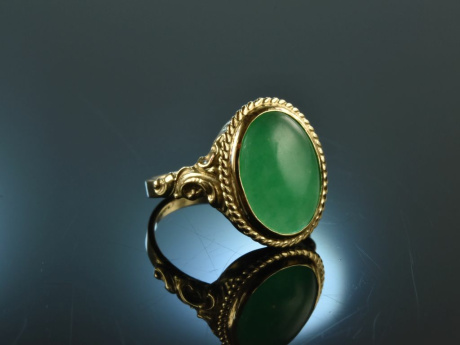 Um 1930! Sch&ouml;ner gr&uuml;ner Jade Ring Gold 585