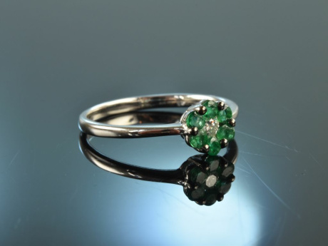 Green Blossom! H&uuml;bscher Smaragd Diamant Ring Wei&szlig; Gold 750