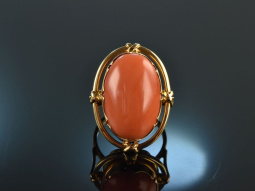 Holland around 1955! Fantastic vintage salmon coral ring...