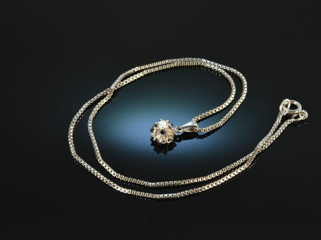 Um 1970! Hübscher Brillant Solitär Anhänger mit Kette 0,14 ct Weißgol,  399,00 €