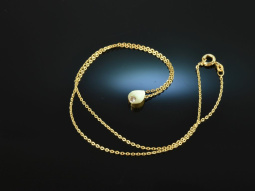 Around 1990! Pretty diamond pendant with chain 0,07 ct...