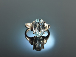 Elegant Blue! Aparter Aquamarin Diamant Ring Wei&szlig; Gold 750