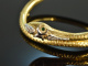Pforzheim um 1950! Exquisiter Schlangen Armreif mit Diamanten und Smaragden Gold 585