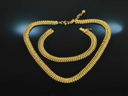 Around 1970! Beautiful vintage set necklace and bracelet...