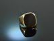 Around 1970! Classic Vintage Mens Signet Crest Ring Onyx Gold 333