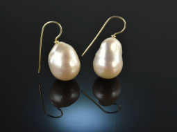From our workshop! Baroque Freshwater Cultured Pearls...