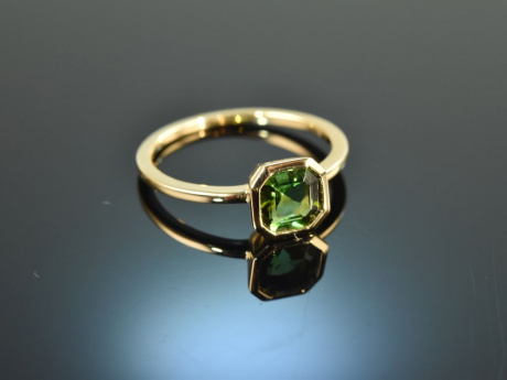 Bright Green! Zeitloser Ring mit gr&uuml;nem Turmalin Gold 585