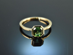 Bright Green! Zeitloser Ring mit gr&uuml;nem Turmalin...
