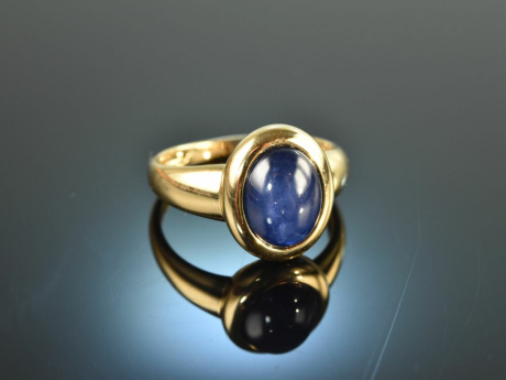 Feines Blau! Klassischer Saphir Ring 3,2 ct Gold 750