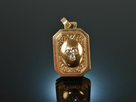 Vienna around 1890! Beautiful medallion pendant diamonds gold 585