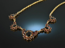 Around 1980! Beautiful classic garnet necklace gold 333
