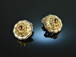 Around 1980! Pretty traditional ear clips garnet silver...