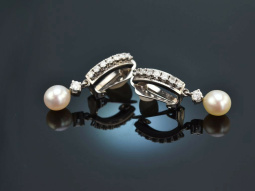 Around 1985! Elegant Cultured Pearl Brilliant Ear Clips...