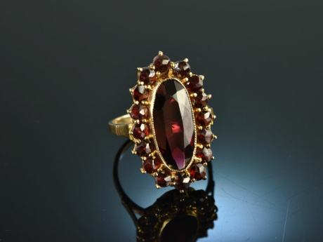 Around 1965! Classic large garnet ring gold 333
