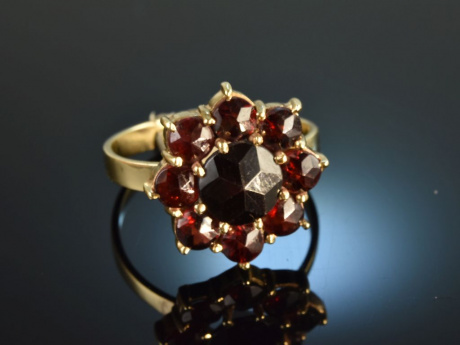 Um 1950! Bl&uuml;tenf&ouml;rmiger Vintage Granat Ring Gold 333