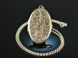 Around 1980! Large engraved medallion pendant with chain...