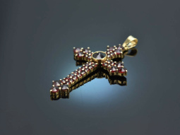 Around 1990! Beautiful cross pendant with garnets gold 585