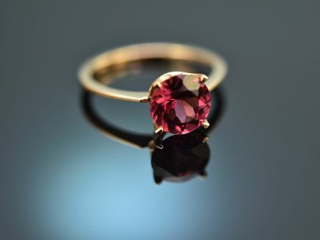 Deep Red! Edler Ring mit Rhodolith Ros&eacute; Gold 750