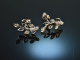 Tiny Leaves! Zarte Diamant Ohrringe in Blattform Wei&szlig; Gold 750