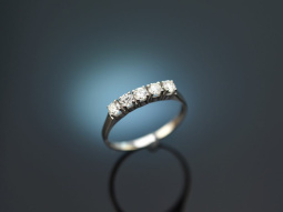 Um 1990! Feiner Brillant Rivi&egrave;re Ring 0,5 ct Wei&szlig; Gold 585