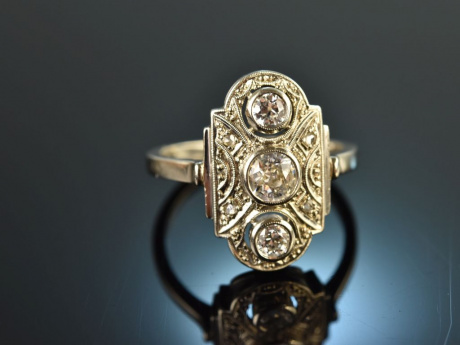 Um 1925! Sch&ouml;ner Art Deco Ring mit Diamanten 0,45 ct Wei&szlig; Gold 585