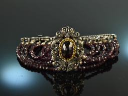 Around 1960! Especially beautiful traditional garnet...