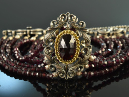 Around 1960! Especially beautiful traditional garnet...