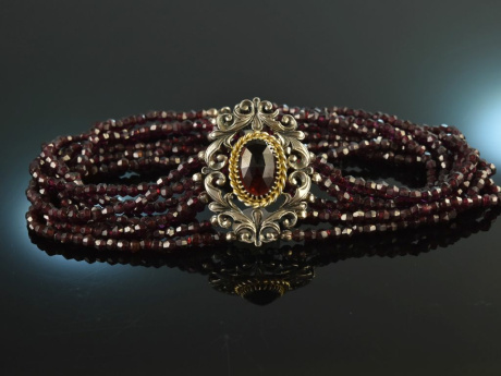 Around 1960! Especially beautiful traditional costume garnet goiter necklace 7 rows silver 835