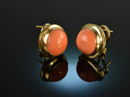 Around 1990! Precious earrings with coral boutons gold 585
