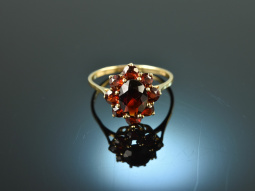 Around 1980! Classic garnet ring gold 333