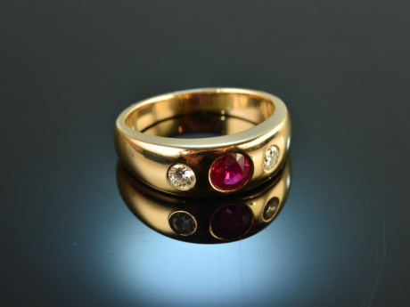 Around 1995! Finest Alliance ring ruby and diamonds gold 585