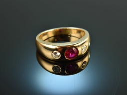 Around 1995! Finest Alliance ring ruby and diamonds gold 585