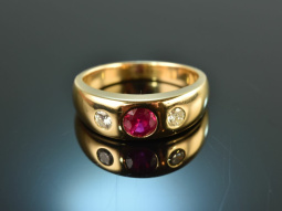 Around 1995! Finest Alliance ring ruby and diamonds gold 585