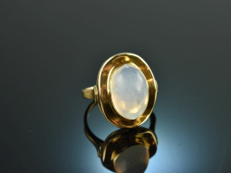 Around 1965! Beautiful cocktail ring with moonstone gold 585