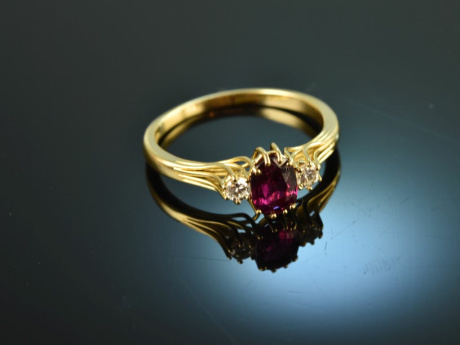 Around 1980! Noble ring with ruby and diamonds gold 750