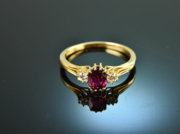 Around 1980! Noble ring with ruby and diamonds gold 750