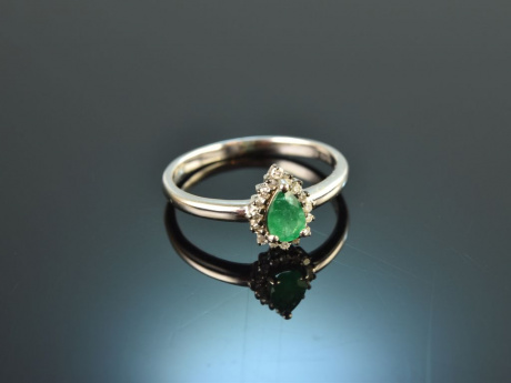 Classy Green! H&uuml;bscher Ring mit Smaragd und Brillanten Wei&szlig; Gold 750