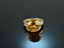 Um 2015! Eleganter Design Ring mit Citrin und Diamanten...