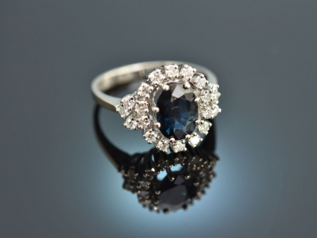 Um 1970! Eleganter Ring mit Saphir ca. 2,0 ct und Brillanten ca. 0,6 ct Wei&szlig; Gold 585