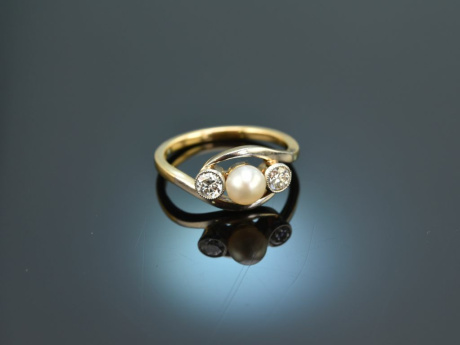 Um 1930! Sch&ouml;ner Ring mit Zuchtperle und Diamanten Gold 585