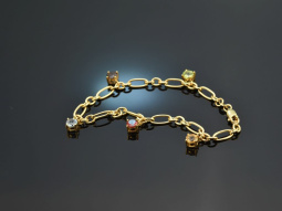 Um 2015! H&uuml;bsches Armband mit bunten Farbsteinen...