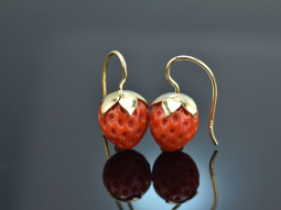 Coral Strawberries! Gro&szlig;e Korallen Erdbeer Ohrringe...