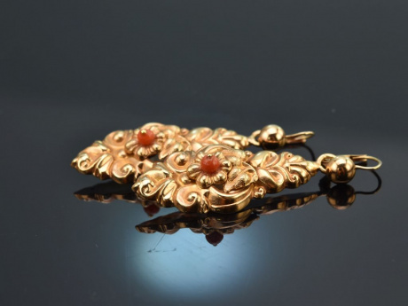 Österreich um 1900! Schöne Ohrhänger mit Koralle Silber vergoldet