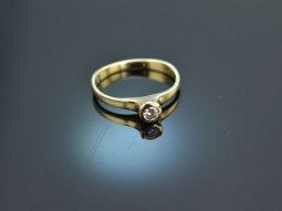Um 1990! Klassischer Verlobungs Ring mit Diamant 0,14 ct...