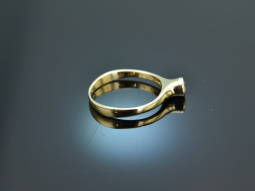 Around 1990! Classic engagement ring with diamond 0.14 ct...