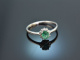 Feines Grün! Ring mit Smaragd und Diamanten Weiß Gold 750