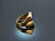 Um 2010! Hochwertiger Wappen Siegel Ring mit Lapislazuli Gold 750