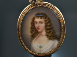 Austria around 1870! Beautiful portrait miniature pendant gold 585